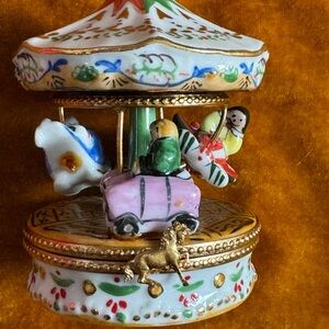 Carousel Limoges Porcelain box authentic hand painted France collectible box